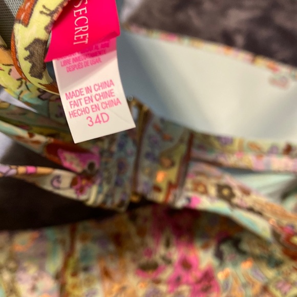 BUNDLE DISCOUNTS! Victoria’s Secret Like new bikini Top- 34D bottom- Small - Picture 5 of 7